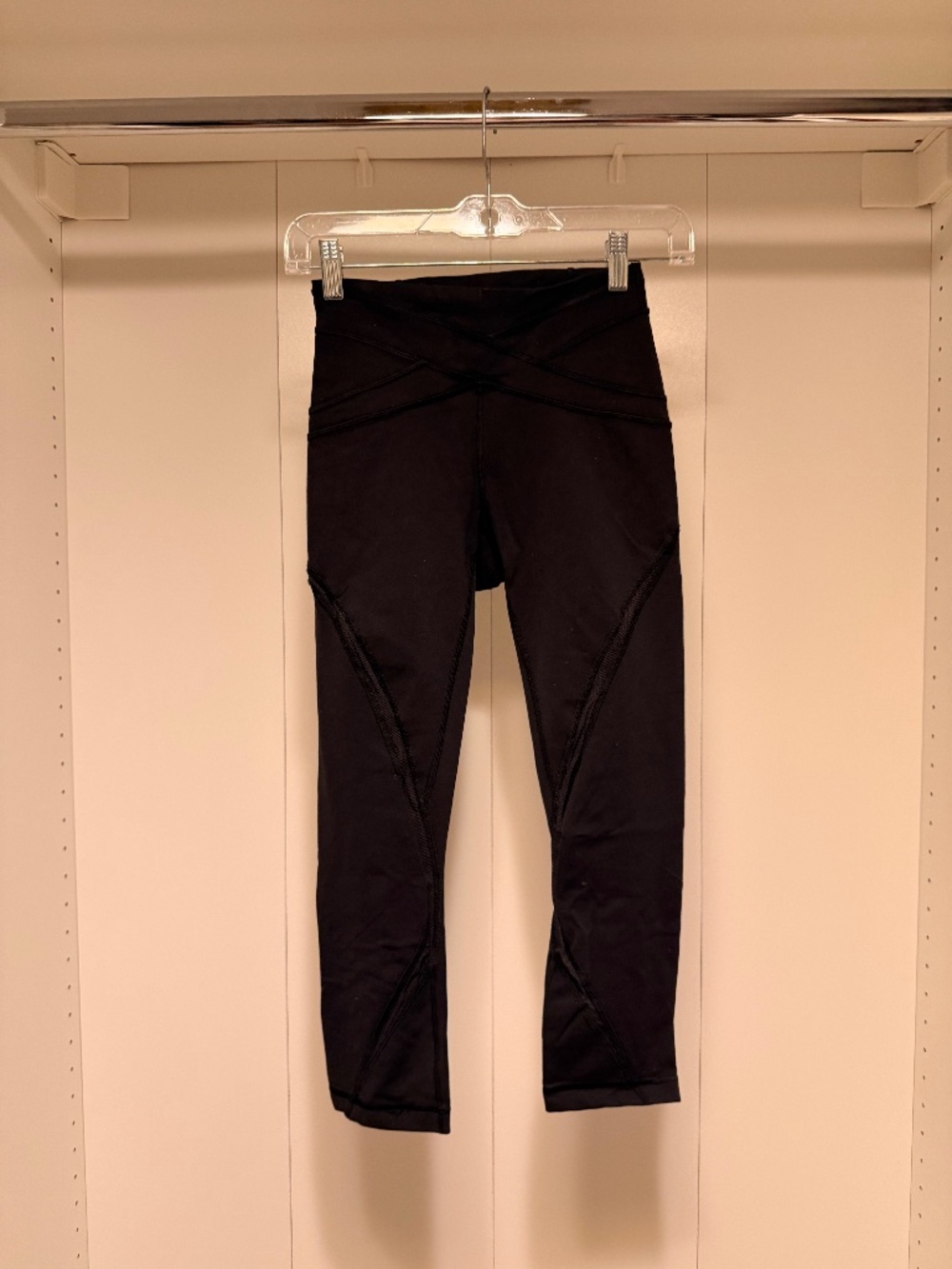 Lululemon capris pants